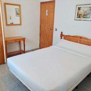 Habitación Estándar con Cama Queen